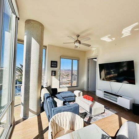 Indulge In Luxury Living 2 Bedroom Gem In The Heart Of Austin With Pool, Gym, And Breathtaking Views Bagian luar foto